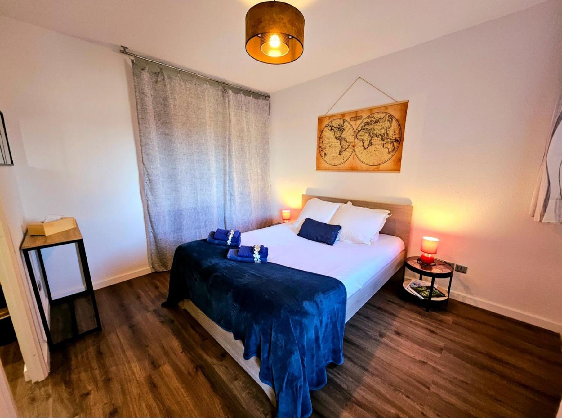 Appartement Residentiel Avec Parking/Proche Centre Angouleme Luaran gambar
