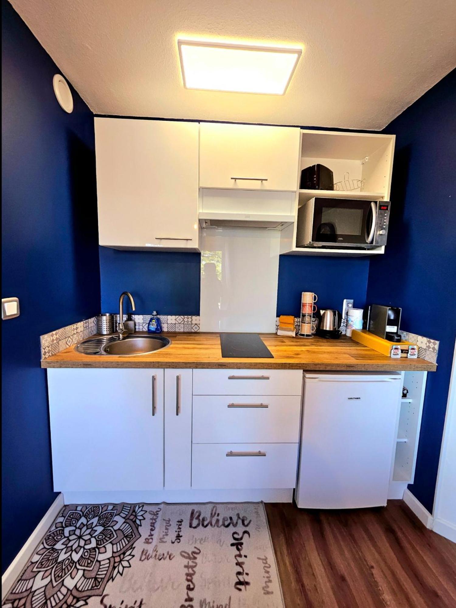 Appartement Residentiel Avec Parking/Proche Centre Angouleme Luaran gambar